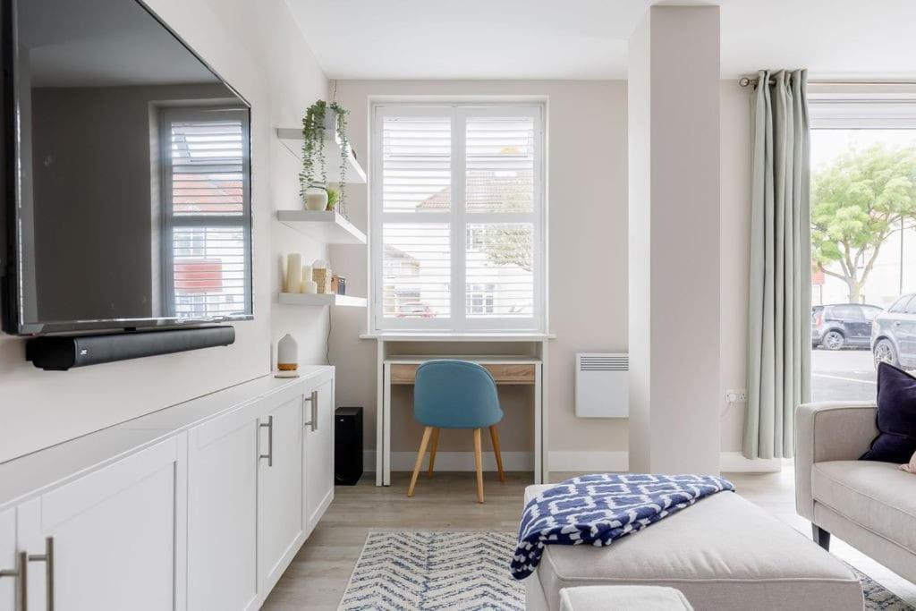 Modern 2 Bed, Cliff Top & Parking, F6 Bournemouth Buitenkant foto