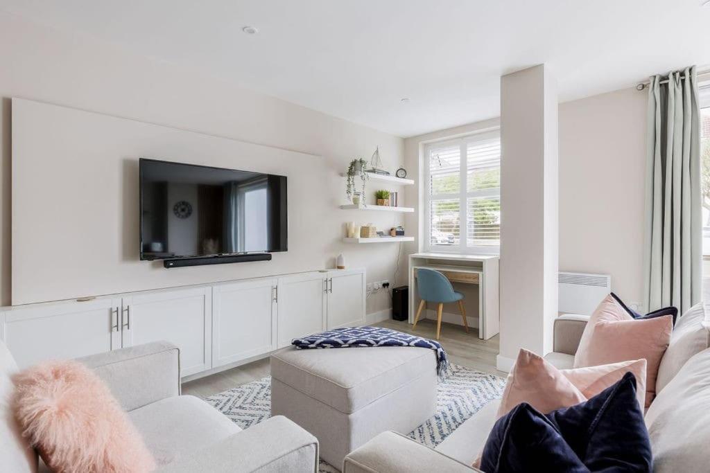 Modern 2 Bed, Cliff Top & Parking, F6 Bournemouth Buitenkant foto