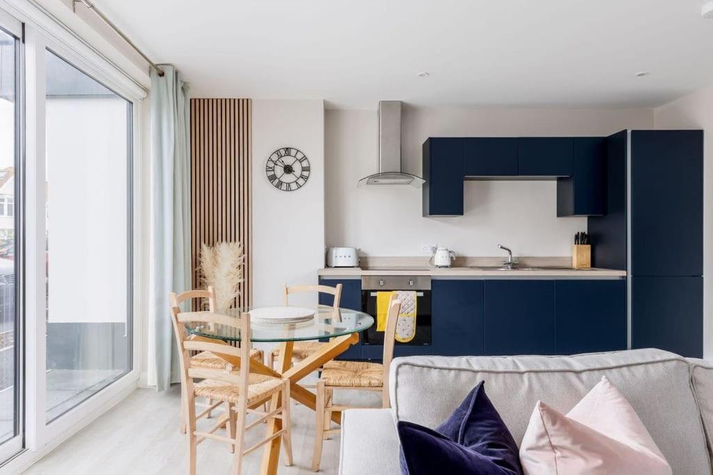 Modern 2 Bed, Cliff Top & Parking, F6 Bournemouth Buitenkant foto