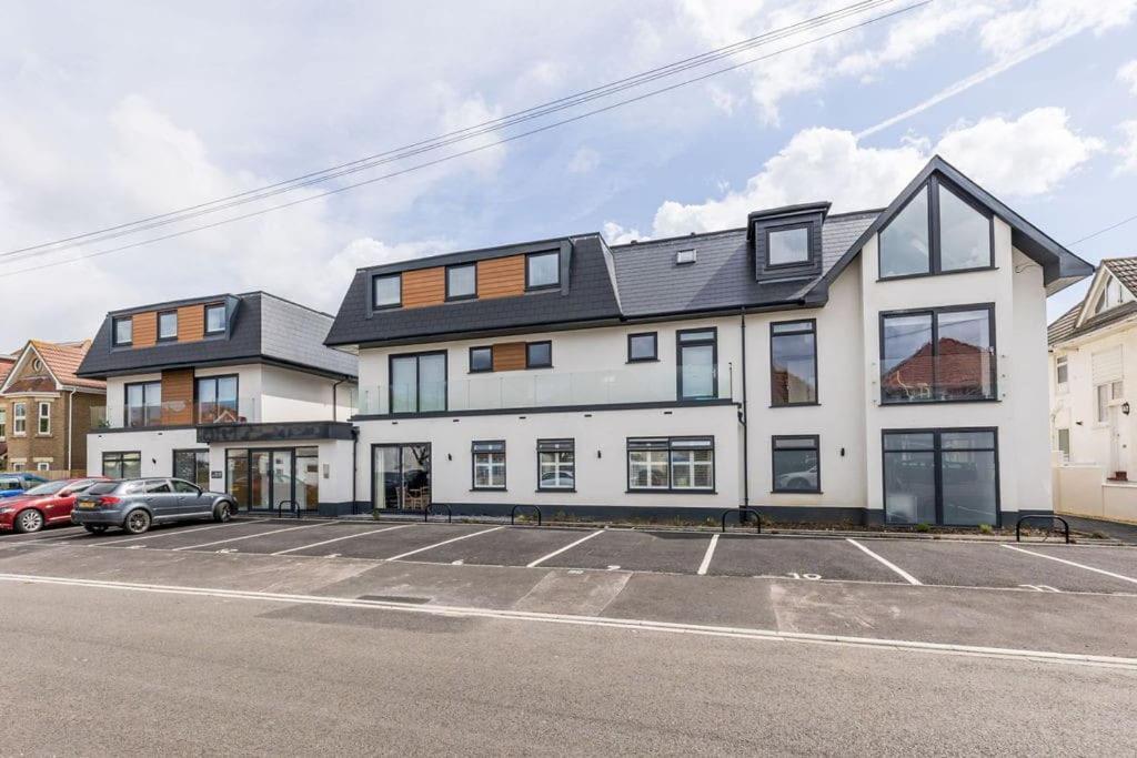Modern 2 Bed, Cliff Top & Parking, F6 Bournemouth Buitenkant foto
