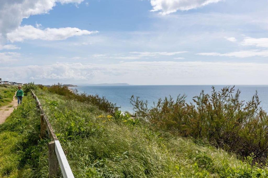 Modern 2 Bed, Cliff Top & Parking, F6 Bournemouth Buitenkant foto